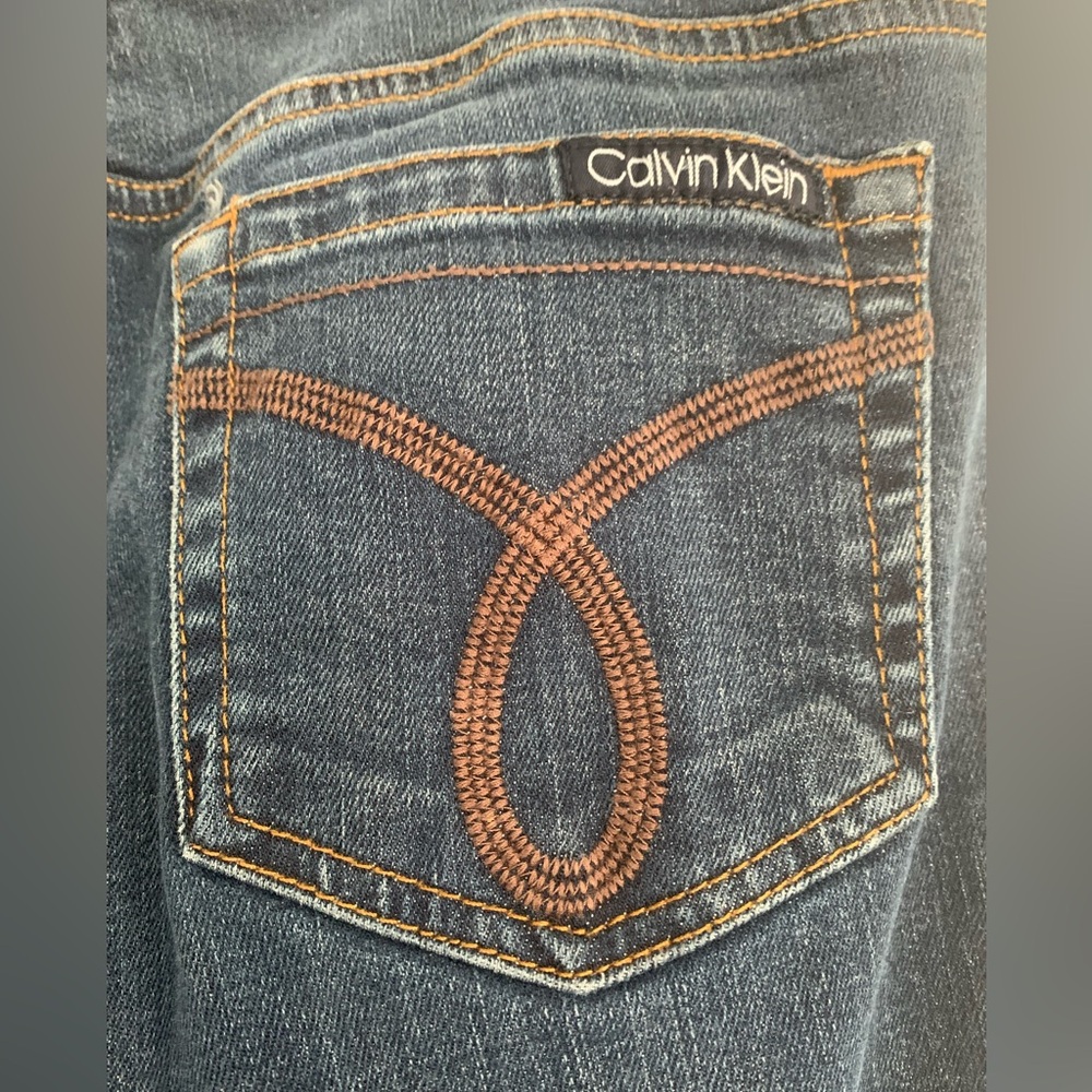 Calvin Klein Pencil Style Mid Rise Blue Fade Denim Jeans Women’s Size 8